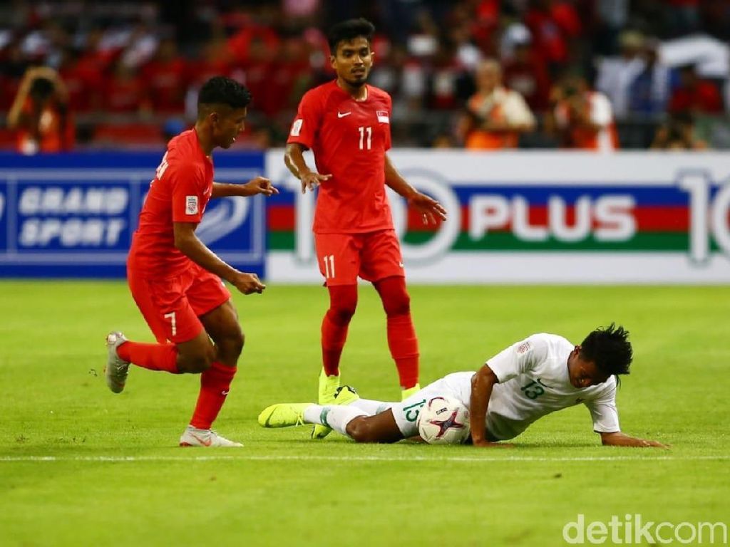 Pressing Tinggi Singapura Bikin Indonesia Tak Berkutik Pressing Tinggi Singapura Bikin Indonesia Tak Berkutik