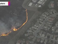 Asap Hitam Menutup Langit California