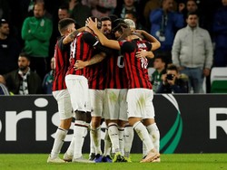 AC Milan gagal membawa pulang poin penuh dalam lawatannya ke markas Real Betis. REUTERS/Marcelo Del Pozo.