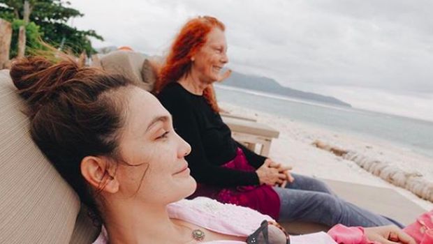 Luna Maya dan ibu