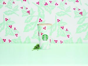 4 Desain Terbaru Red Cup Meriahkan Musim Liburan Tahun Ini