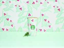 4 Desain Terbaru Red Cup Meriahkan Musim Liburan Tahun Ini