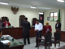 Video: 2 Caleg Golkar Divonis Lepas dalam Kasus Politik Uang