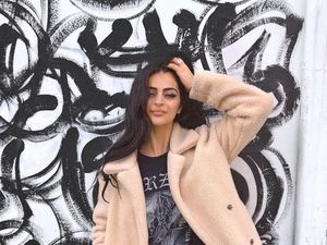 Influencer Cantik Diusir dari Museum Paris karena Pakai Gaun Terlalu Seksi Influencer Cantik Diusir dari Museum Paris karena Pakai Gaun Terlalu Seksi