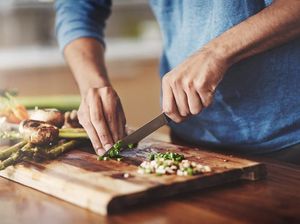 8 Bahan Penghilang Bau Tak Sedap di Tangan 8 Bahan Penghilang Bau Tak Sedap di Tangan