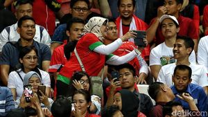 Kaesang Curi Perhatian di Laga Indonesia vs Singapura