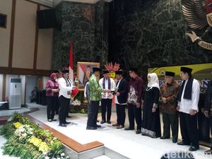 Lepas 267 Marbut Se-DKI Umrah, Anies: Pelajari Pengelolaan Masjid