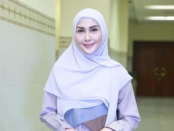 Kisah Hijrah Fenita Arie yang Tak Mudah