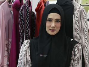 Ahmad Dhani Ditahan, Mulan Jameela: Saya Sedih dan Kecewa