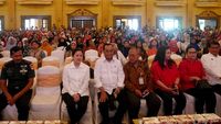 Menhub dan Menko PMK Sapa Ribuan Emak-emak di Solo