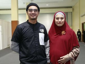 Ricky Harun Setia Temani Herfiza yang Sedang Hamil Anak Ketiga Ricky Harun Setia Temani Herfiza yang Sedang Hamil Anak Ketiga