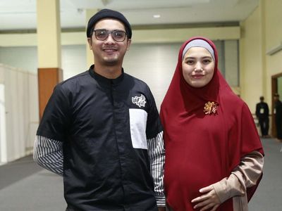 Ricky Harun Setia Temani Herfiza yang Sedang Hamil Anak Ketiga