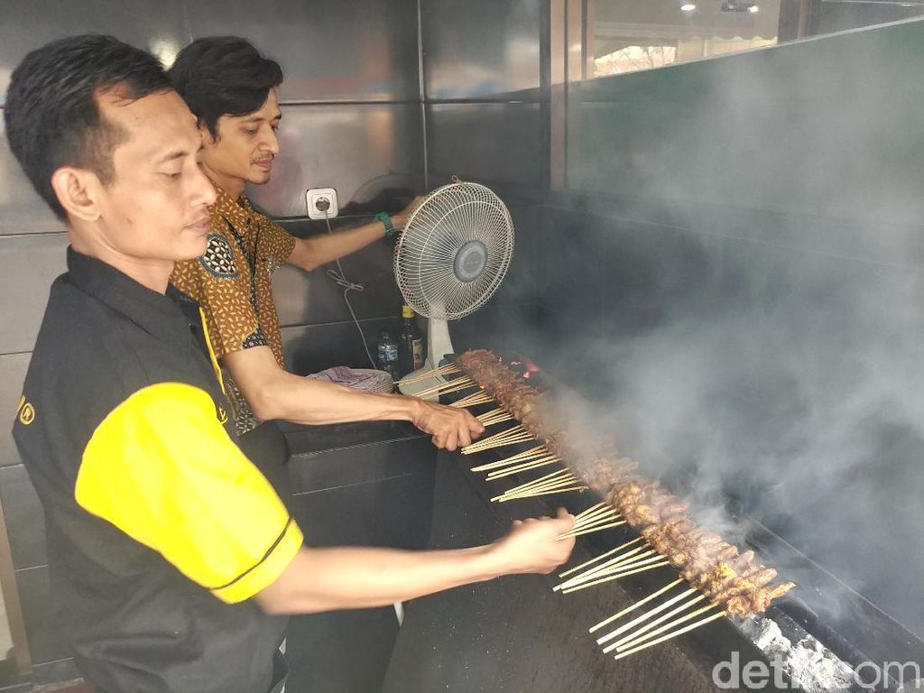 Didatangi Jokowi, Pemilik Sate Hadori Berharap Berkah Didatangi Jokowi, Pemilik Sate Hadori Berharap Berkah