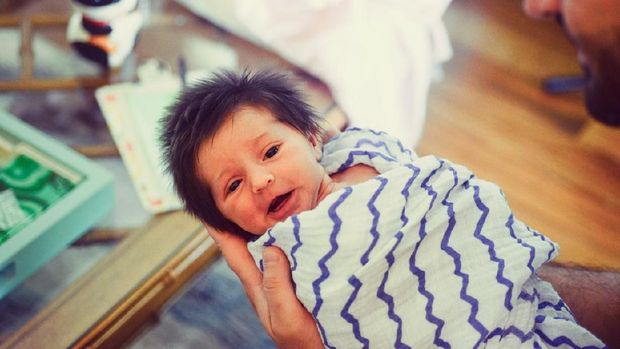 4 Hal soal Rambut Bayi Tebal Seperti Cucu Jokowi, Bunda Perlu Tahu