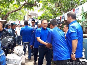 Temui Warga Jaksel, Ketum PAN Tanya Harga-harga Sembako
