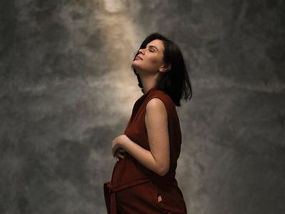 Hamil Tua, Istri Petra Sihombing Makin Bersinar