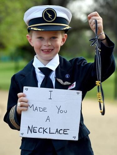 Donasi Rp 85 Juta Seorang Anak dari Kalung Pasta Meghan Markle