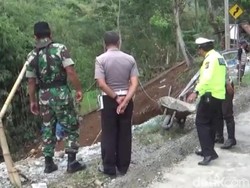 Tebing Longsor, Jalur Bandung-Tasikmalaya Dialihkan via Garut