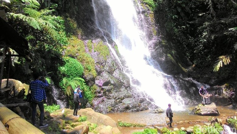 Air terjun atau Curug Tujuh Cibolang (Dadang Hermansyah/detikTravel)