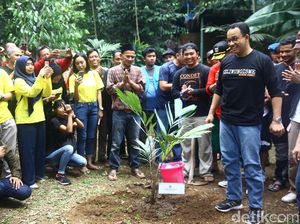 Kunjungi Kali Ciliwung, Anies Singgung Naturalisasi Sungai Kunjungi Kali Ciliwung, Anies Singgung Naturalisasi Sungai