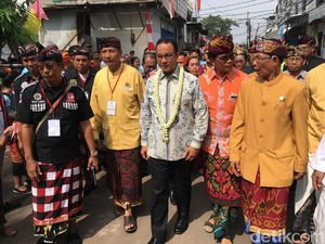 Anies Buka Festival Pesantian dan Geguntangan ke-6 di Jakbar