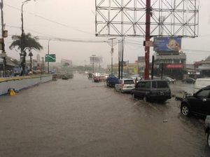 Ada Genangan Air, Arus Lalin GT Cileunyi Sempat Terhambat