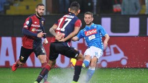 Napoli Taklukkan Genoa di Laga yang Sempat Dihentikan Hujan