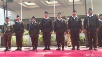 Puisi Risma Gelegarkan Parade Juang Peringati Hari Pahlawan