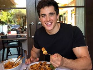 Pietro Boselli, Dosen Matematika Super Ganteng yang Suka Makan