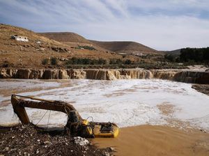 12 Orang Tewas Akibat Banjir di Yordania