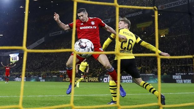 Catatan gol Lewandowski sampai saat ini masih lebih banyak dibanding Ronaldo.