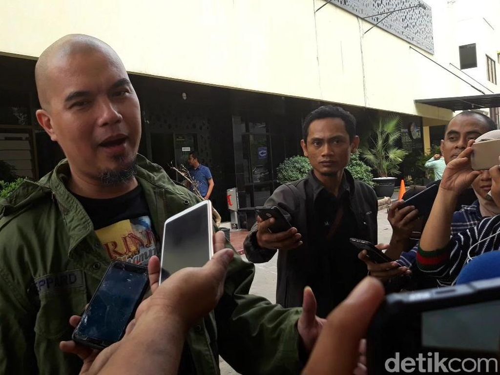 Polda Jatim Sita Akun Instagram Ahmad Dhani Polda Jatim Sita Akun Instagram Ahmad Dhani