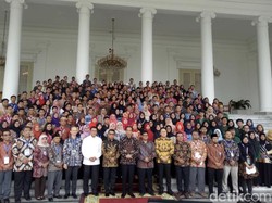 Jokowi Bertemu Peserta Kongres Pemuda di Istana Bogor