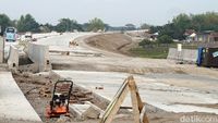 Melihat Proyek Tol Trans Jawa di Seksi Kertosono-Ngawi