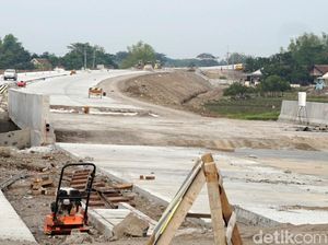Melihat Proyek Tol Trans Jawa di Seksi Kertosono-Ngawi