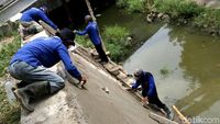Masuki Musim Hujan, Turap Kali Sunter Diperbaiki