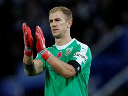 Performa gemilang Joe Hart di bawah mistar yang membuat empat penyelamatan bikin laga testimonial Leicester City untuk mendiang sang pemilik rusak total. Skor akhir 0-0. (REUTERS)