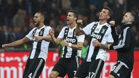 Di Liga Italia ada Juventus yang masih perkasa. Bianconeri mengumpulkan sebanyak 34 poin hasil dari 12 laga. Asuhan Massimiliano Allegri itu menang 11 kali dan imbang sekali. (Foto: Marco Luzzani/Getty Images)