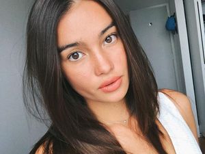 Rahasia Wajah Cantik Model Asia Tenggara Pertama di Show Victorias Secret Rahasia Wajah Cantik Model Asia Tenggara Pertama di Show Victorias Secret