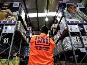 Pemerintah Potong Bantuan, Ribuan Orang Australia Terancam Kelaparan