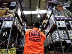 Pemerintah Potong Bantuan, Ribuan Orang Australia Terancam Kelaparan