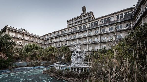 Penampakan Hotel Terbesar di Jepang yang Bikin Merinding