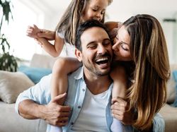 Hari Ayah dan Hari Ibu Tanggal Berapa? Cek Jadwal dan Sejarahnya!