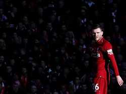 Andrew Robertson, bek kiri Liverpool ini bikin satu assist saat timnya menang 2-0 atas Fulham. Dia juga berhasil mematikan para pemain depan Fulham. (REUTERS)
