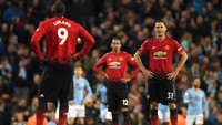 Meski sedang terpuruk dalam beberapa musim terakhir, gaji rata-rata per tahun skuat inti Manchester United mencapai 6,534 juta pounds atau sekitar Rp 121,4 miliar. MU menempati peringkat 10 dalam survei. (Foto: Mike Hewitt/Getty Images)