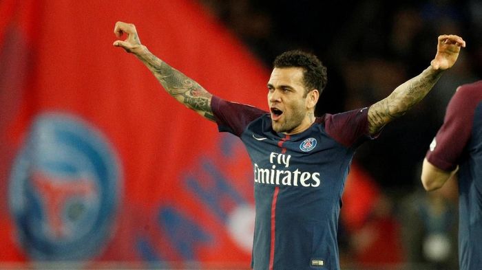 Dani Alves ingin menjajal Premier League sebelum pensiun (Foto: Charles Platiau/File Photo/Reuters) Dani Alves ingin menjajal Premier League sebelum pensiun (Foto: Charles Platiau/File Photo/Reuters)