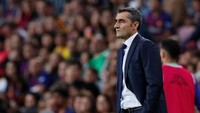 Ernesto Valverde dan Barcelona sudah menelan dua kekalahan di musim ini. Blaugrana membukukan 24 poin dari hasil 12 kali bertanding. (Foto: Albert Gea/Reuters)
