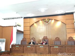 SP3 Kasus Puisi Ibu Indonesia Sukmawati Digugat Praperadilan SP3 Kasus Puisi Ibu Indonesia Sukmawati Digugat Praperadilan