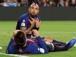 Arturo Vidal terus menjaga asa Barca. Dia membuat gol pada menit ke-79 hingga membuat kedudukan menjadi 2-3. (Foto: Albert Gea/Reuters)