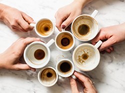 5 Bahan untuk Bersihkan Noda Kopi dan Teh di Cangkir